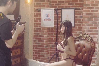 Он сфотографировал красивую ню -куминку