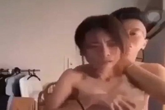 Хоанг Куу Бао трахнул друг друга с подругой Линх