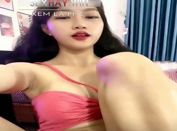 Ngan Baby и ее любовник катились на диване