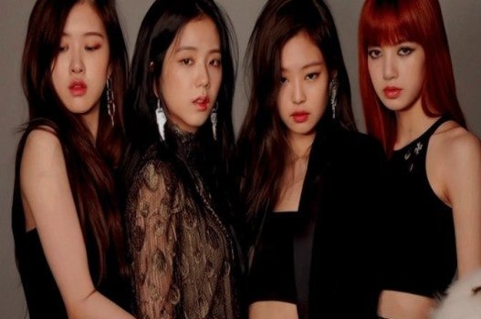 Группа Girl Black Pink имеет хобби коллективного секса