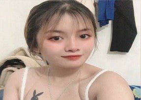 Thao Em показывает клип секс -чата со своим парнем